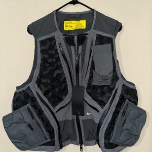 NIKE ISPA MLLE VEST ANTHRACITE DARK GREY BLACK FV4899-060 SIZE Large NEW